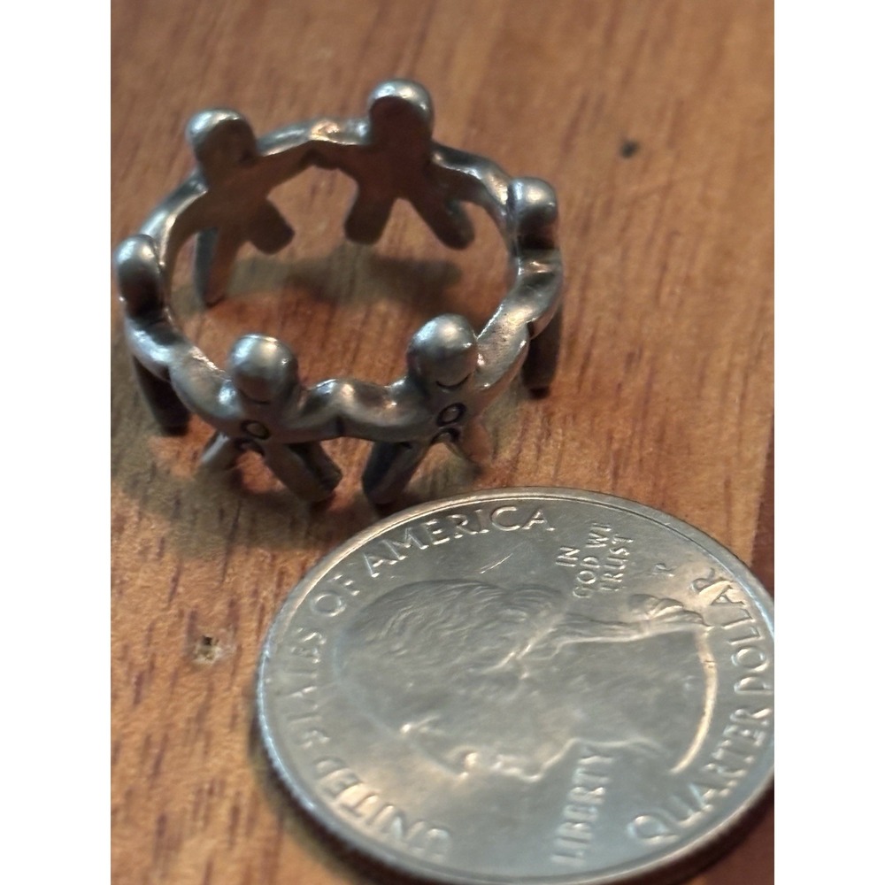 Children Holding Hands 925 Silver Band Ring Size 6 - Picture 7 of 8